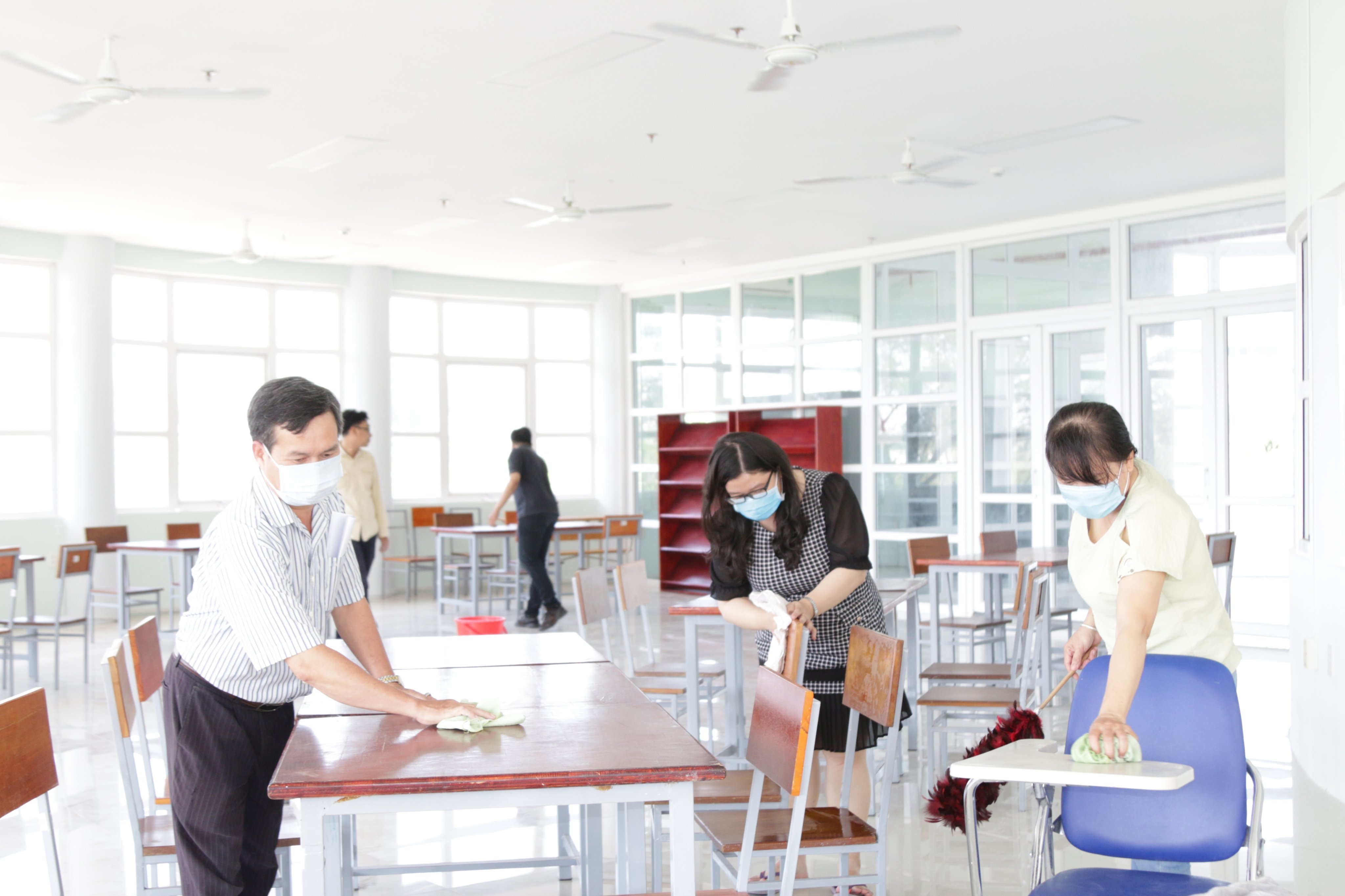 Thực hiện nghiêm các biện pháp phòng, chống dịch Covid-19 khi đón sinh viên, học sinh trở lại học

